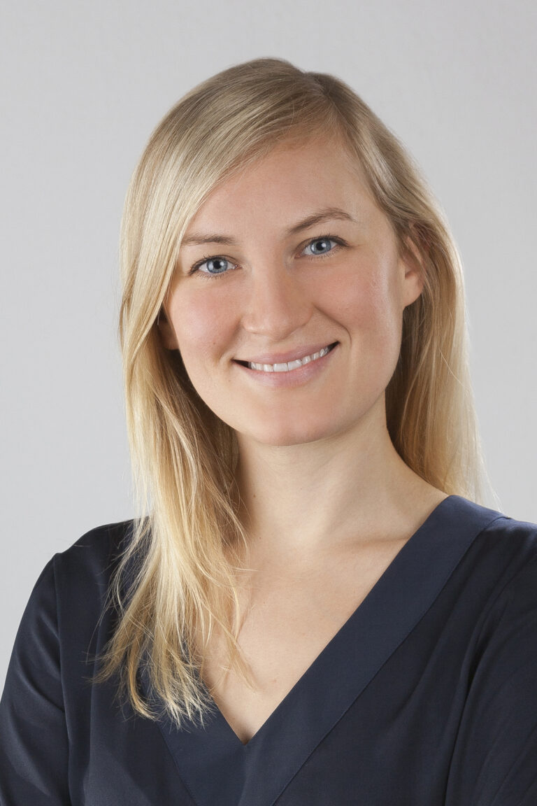 Portrai Joana Grups
